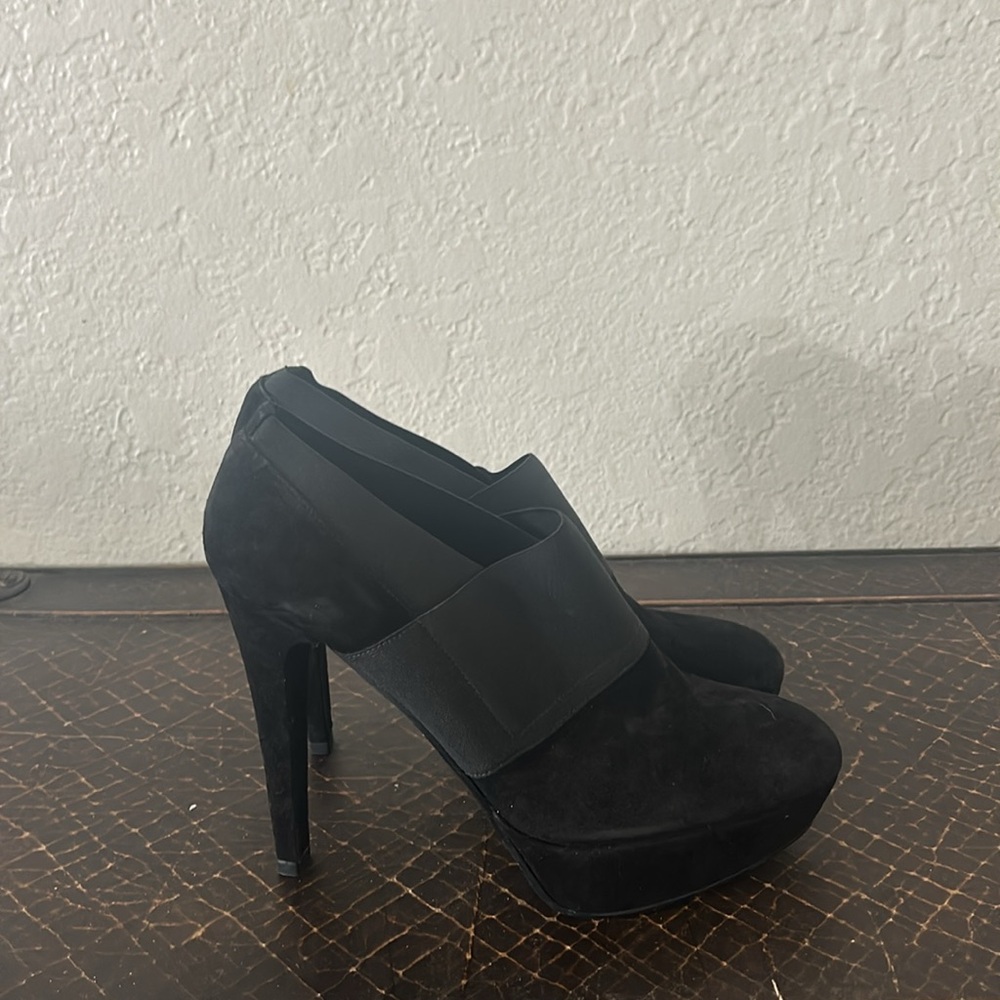 Stuart Weitzman Heeled Bootie Size: 8m - image 3